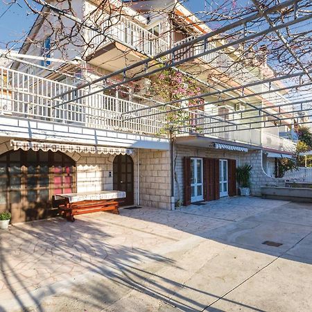 3 Bedroom Amazing Apartment In Makarska Eksteriør bilde