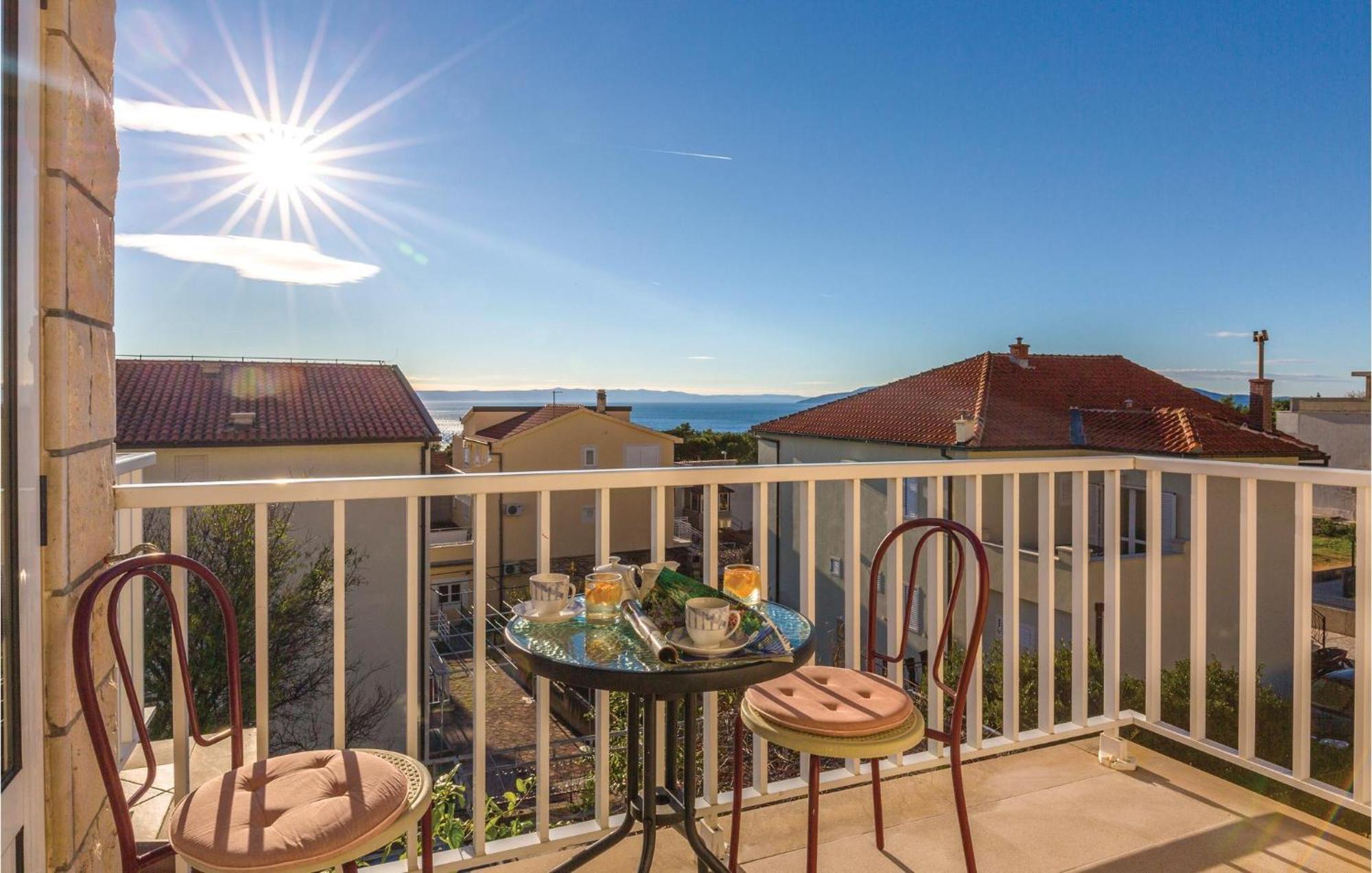 3 Bedroom Amazing Apartment In Makarska Eksteriør bilde
