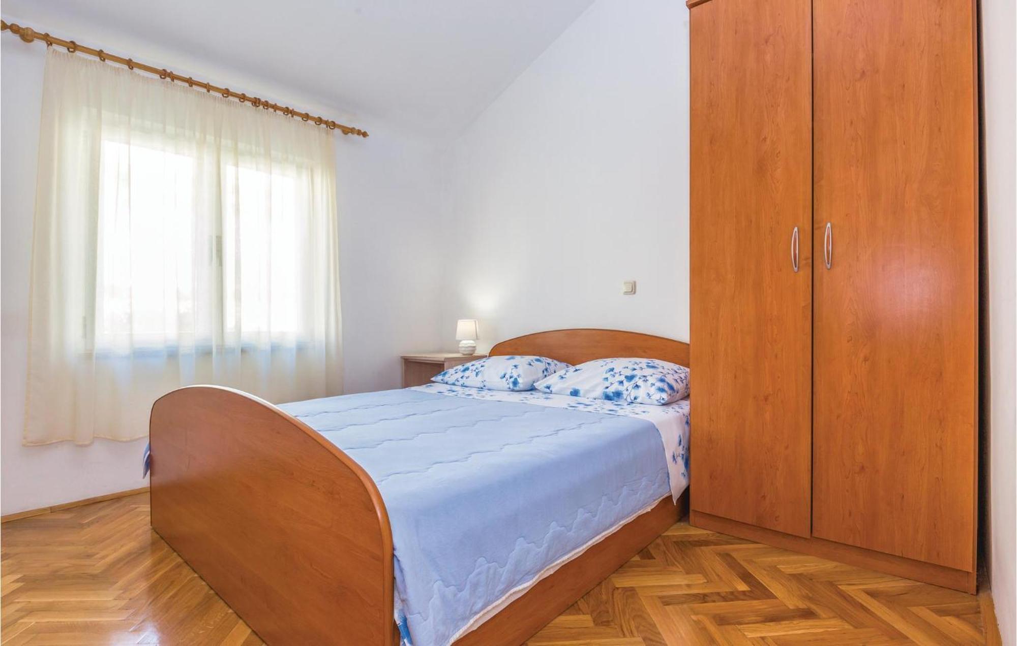 3 Bedroom Amazing Apartment In Makarska Eksteriør bilde