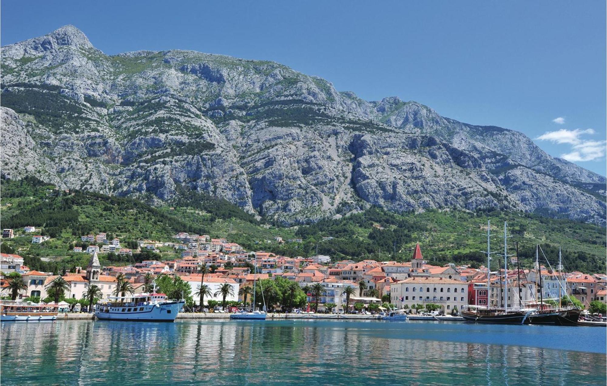 3 Bedroom Amazing Apartment In Makarska Eksteriør bilde