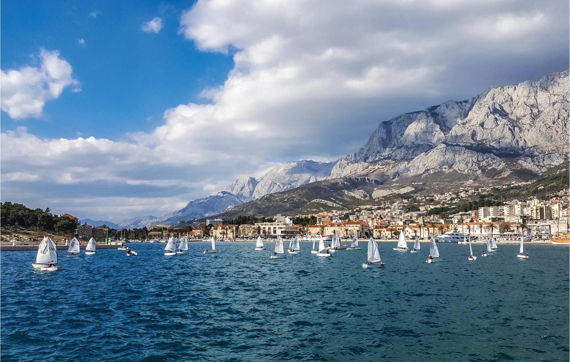 3 Bedroom Amazing Apartment In Makarska Eksteriør bilde